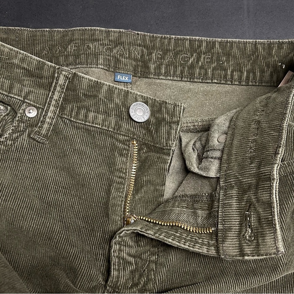 American Eagle Green Corduroy Men’s Pants 31x32 Flex 5 Pocket Design View 3